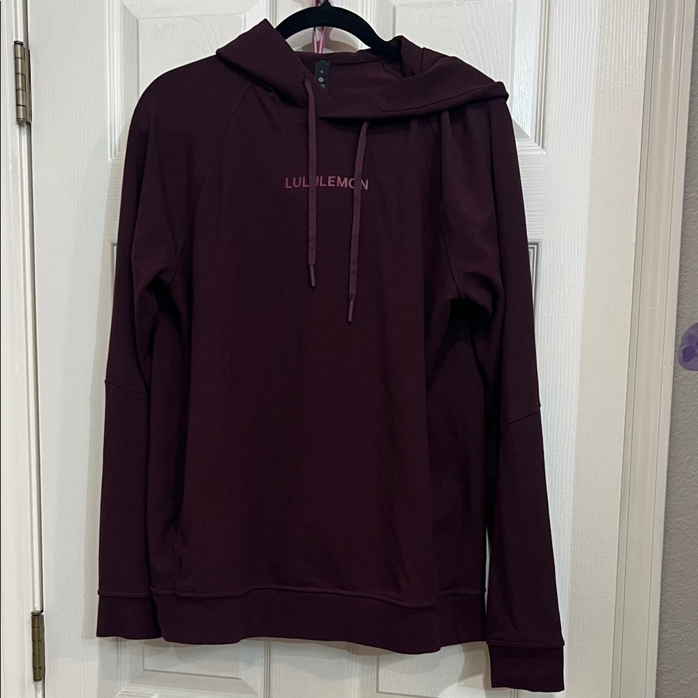 9. Lululemon Men’s City Sweat Pullover Hoodie like new medium